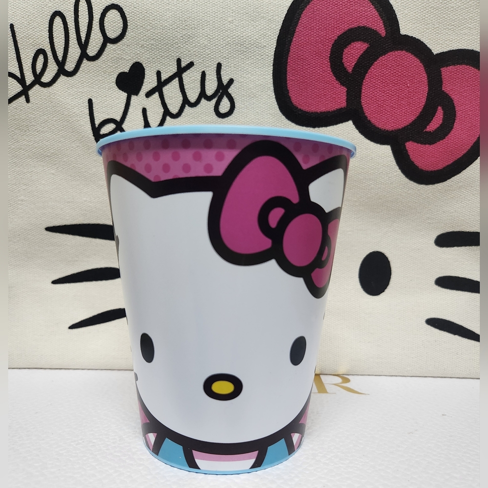 Hello Kitty Graphic Tote Gift Set NWT - Picture 11 of 16